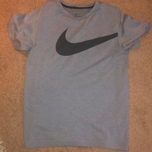 Boys Nike Dri-fit gray shirt